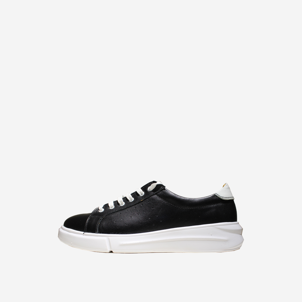 4 کفش کتانی روزمره چرم زنانه مشکی | چرم آرا