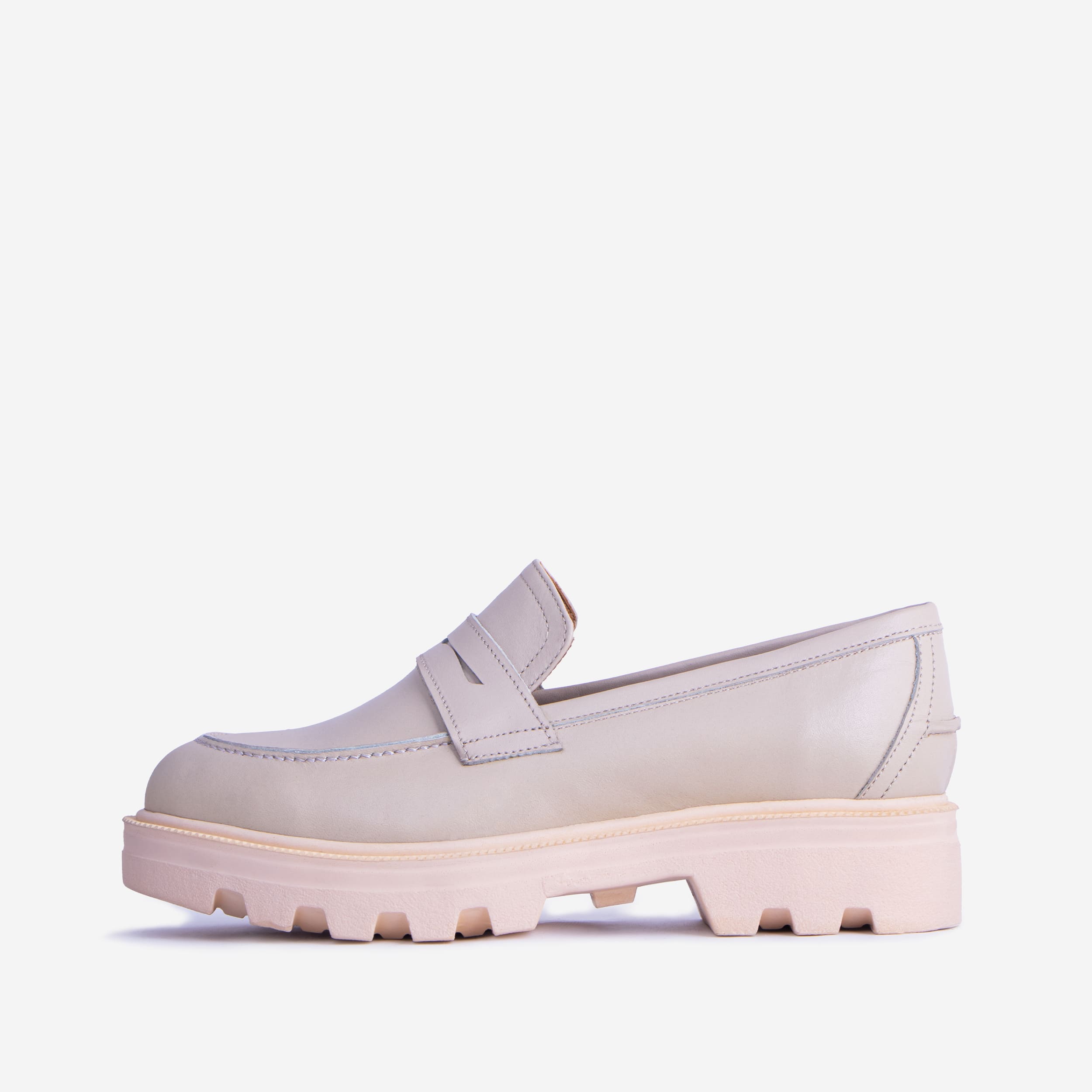 creamy woman shoe 1 charmara site کفش کالج زنانه رنگ کرم چرم طبیعی | چرم آرا