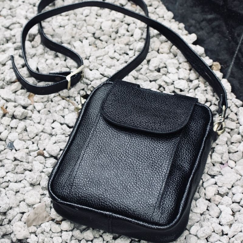 کیف کراس بادی - کیف دوشی چرم مشکی مردانه | چرم آرا